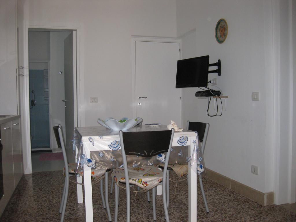 Casa Vacanze Le Rose Marina di Ragusa Szoba fotó