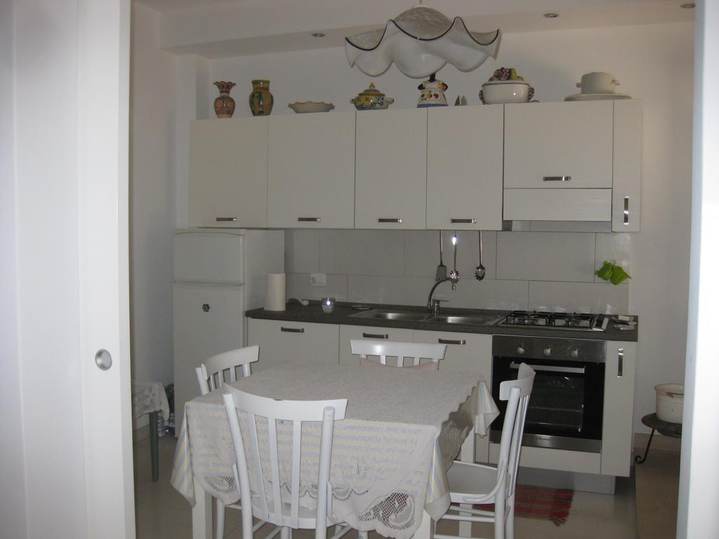 Casa Vacanze Le Rose Marina di Ragusa Szoba fotó